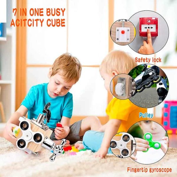 BusyCube, didaktická hračka 7 v 1, ktorá stimuluje všetky oblasti rozvoja dieťaťa